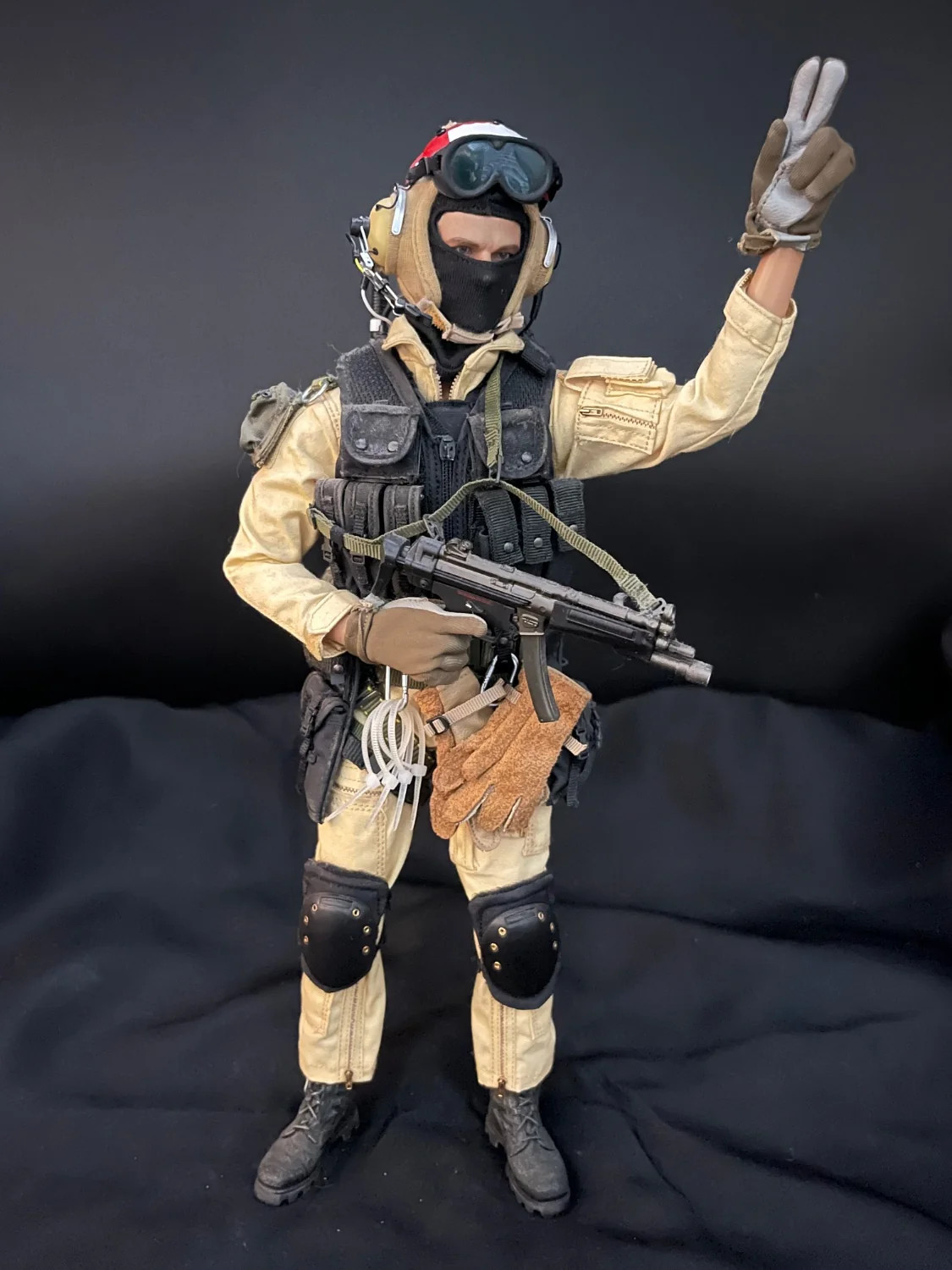 Modellino Premium Dressed scala 1/6 epoca moderna Navy Seal VBSS anni 80 Tanker Wars
