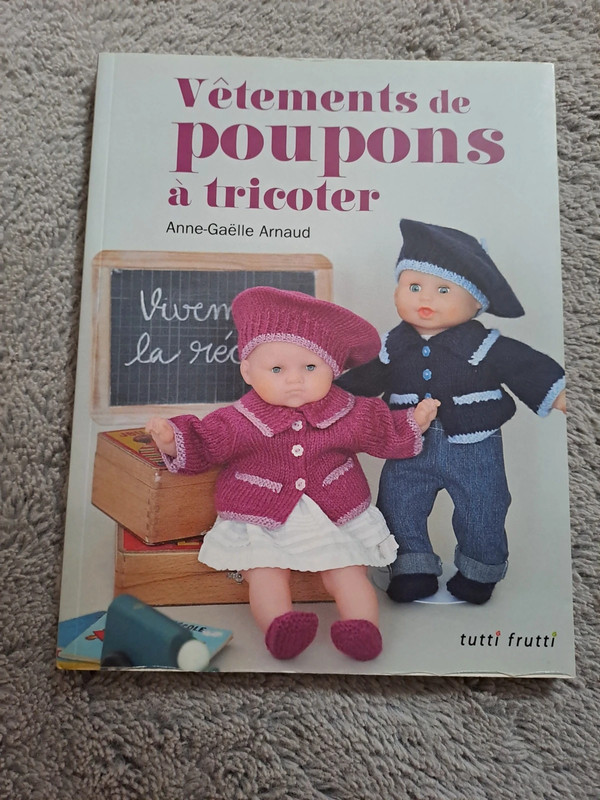 Vêtements de poupons à tricoter livre