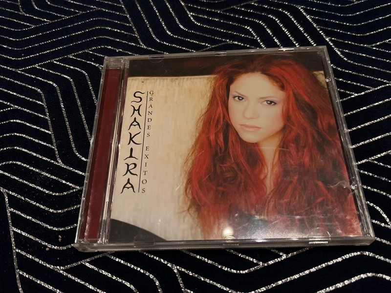 Shakira, grandes écuries, album cd 15 titres