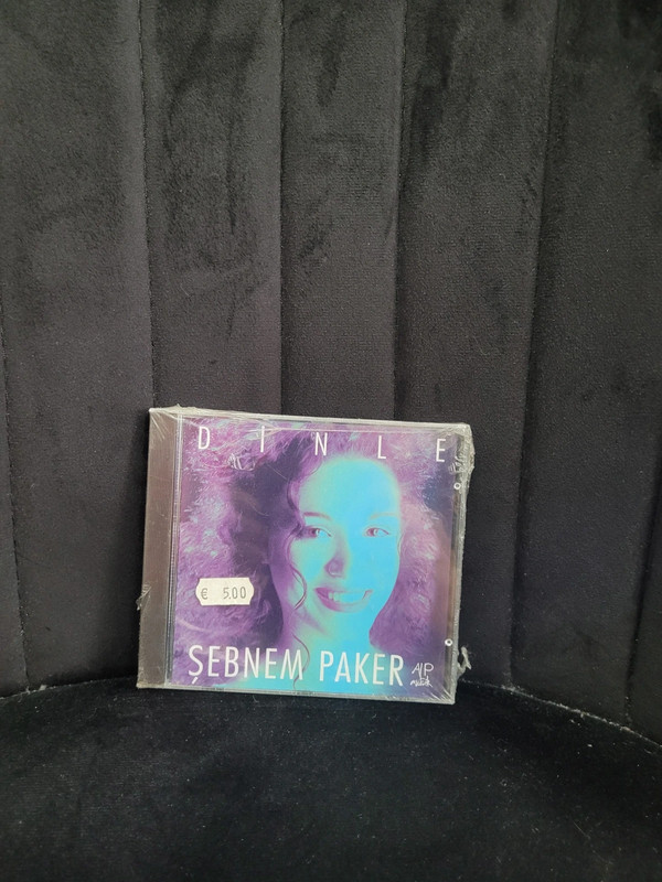 Ṣepnem paker CDs voller Album