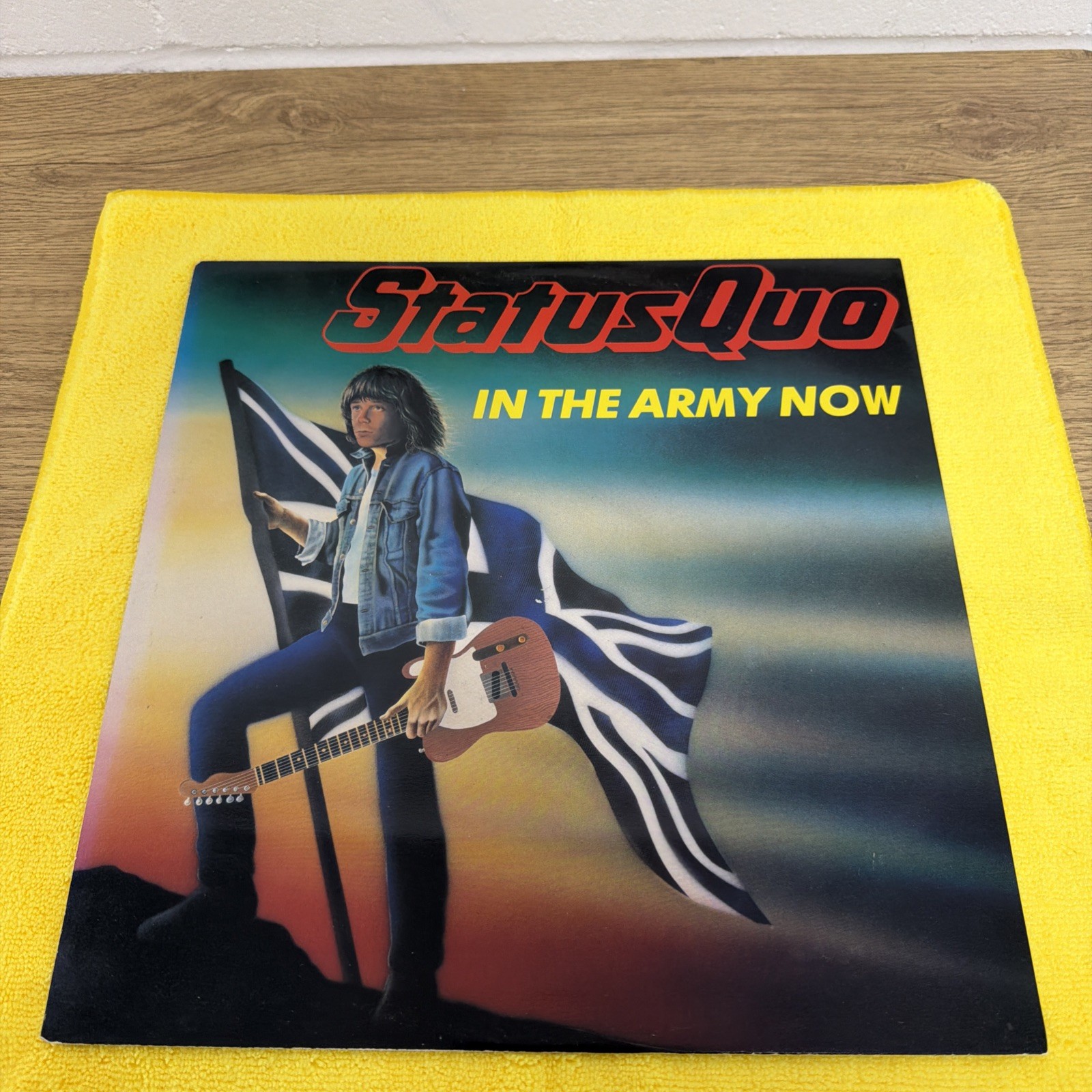 STATUS QUO "IN THE ARMY NOW" 12" VINYL very good condition