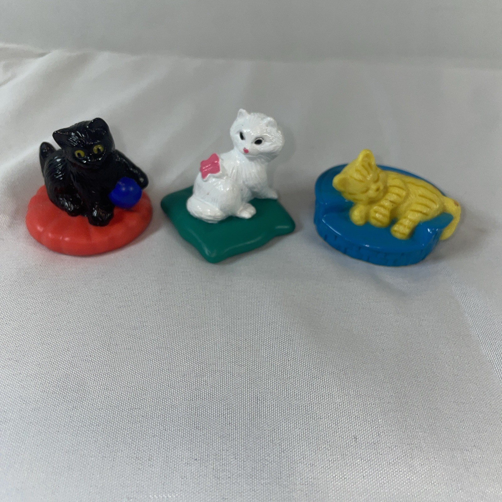 Vintage 1996 MEG Kitty In My Pocket Figurines Set of 3 Black White Yellow Cat