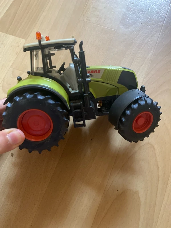 Siku Traktor Claas Axion 850