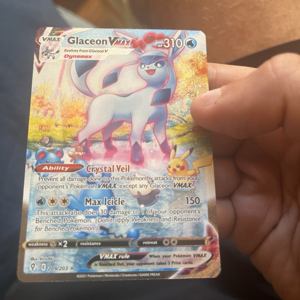 Glaceon VMAX (Alternate Art Secret) 209/203 SWSH07: Evolving Skies Holo