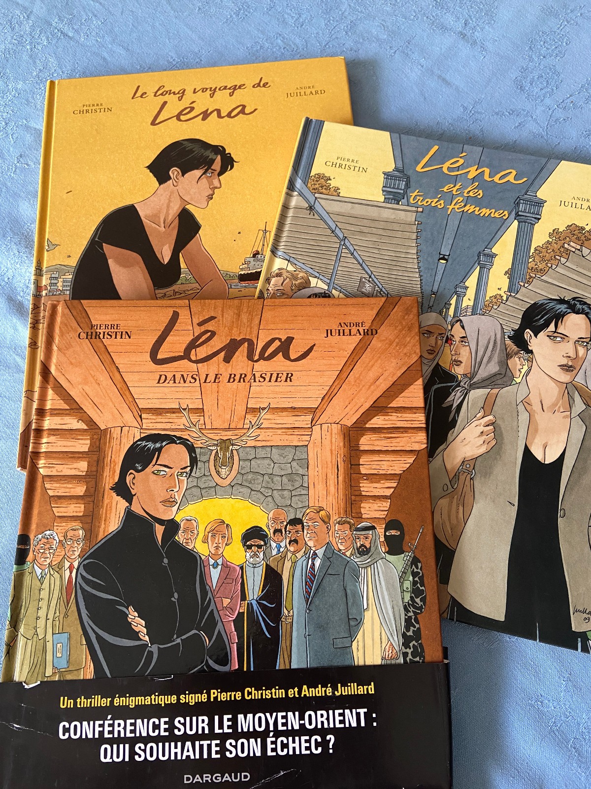 Léna – Tome 1 à 3 - Le long voyage de Léna, Les trois femmes, Dans le brasier
