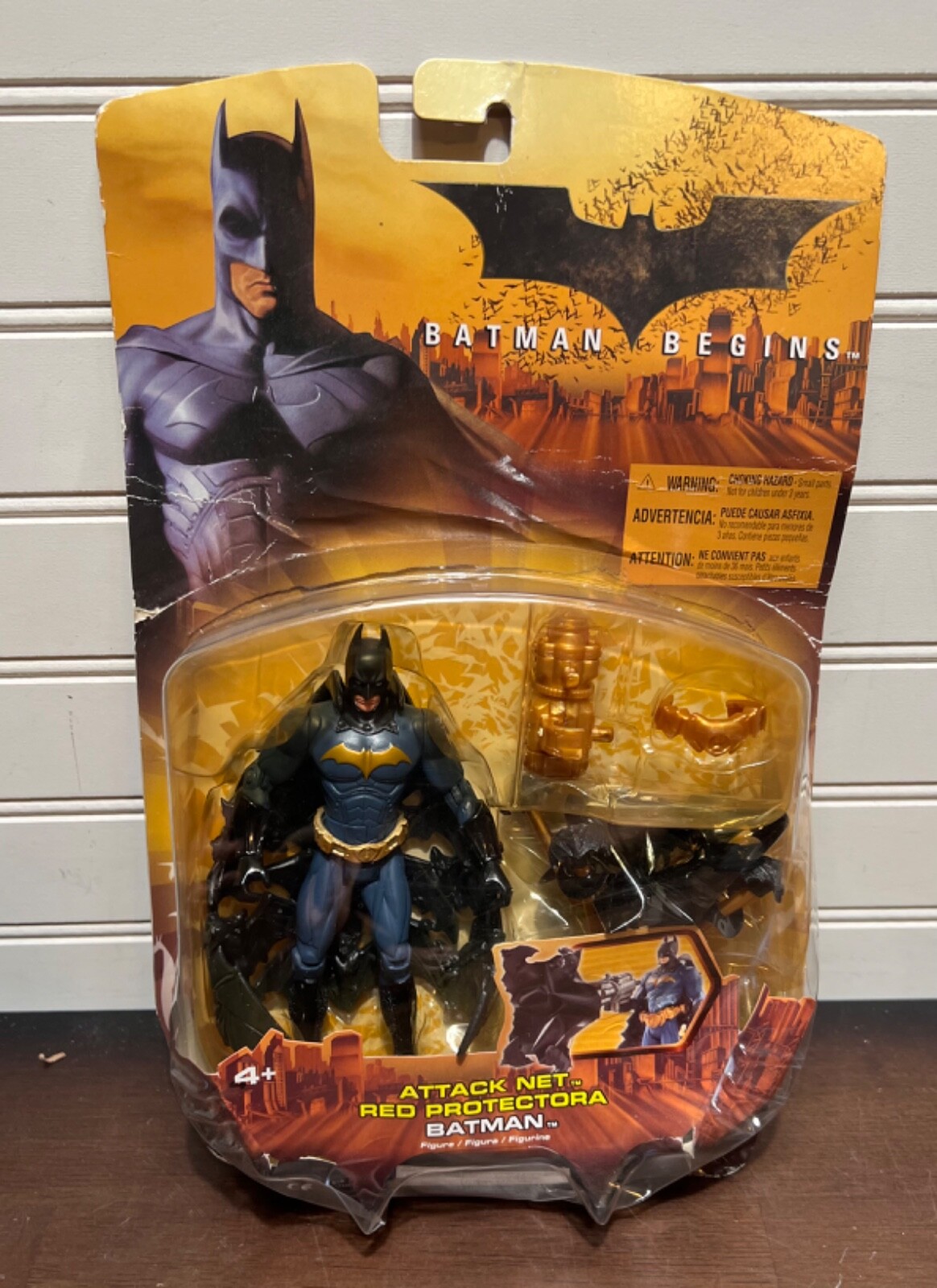 2005 Batman Begins Attack Net Red Protectora Batman ..box damage