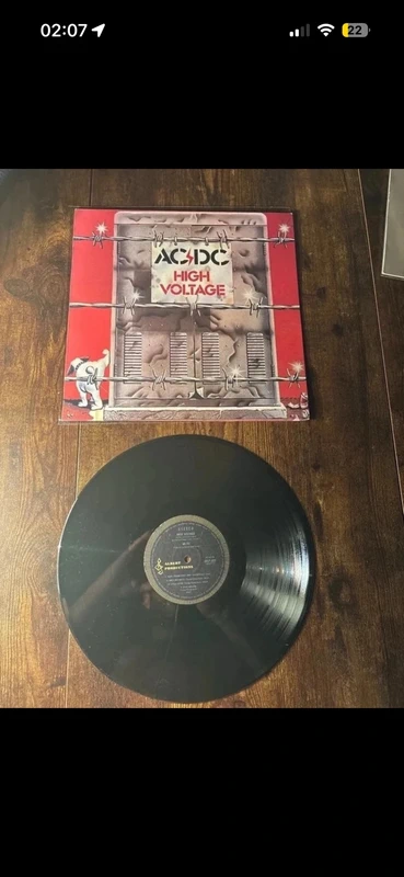 AC/DC – High Voltage australien 1977