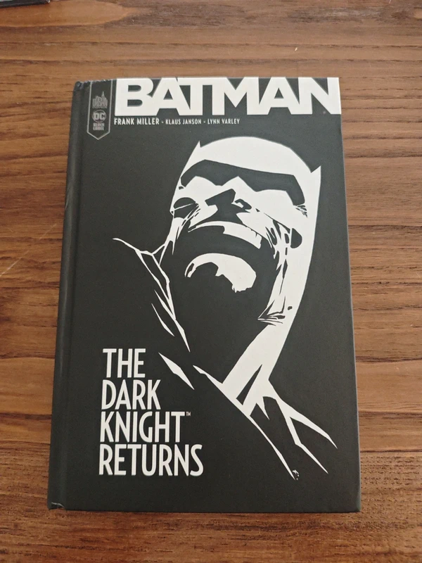 Hardcover The Dark Knight Returns