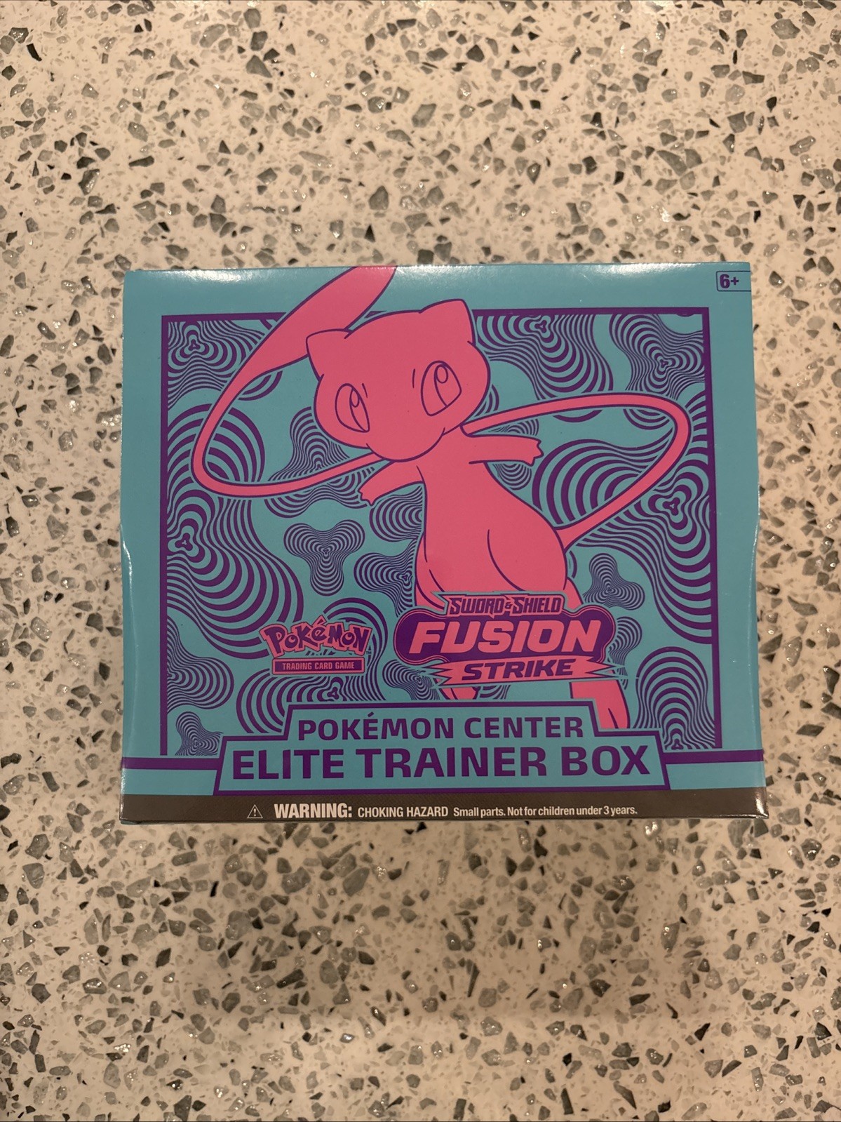 Pokemon Center Elite Trainer Box ETB SWSH Fusion Strike nuovo sigillato in fabbrica