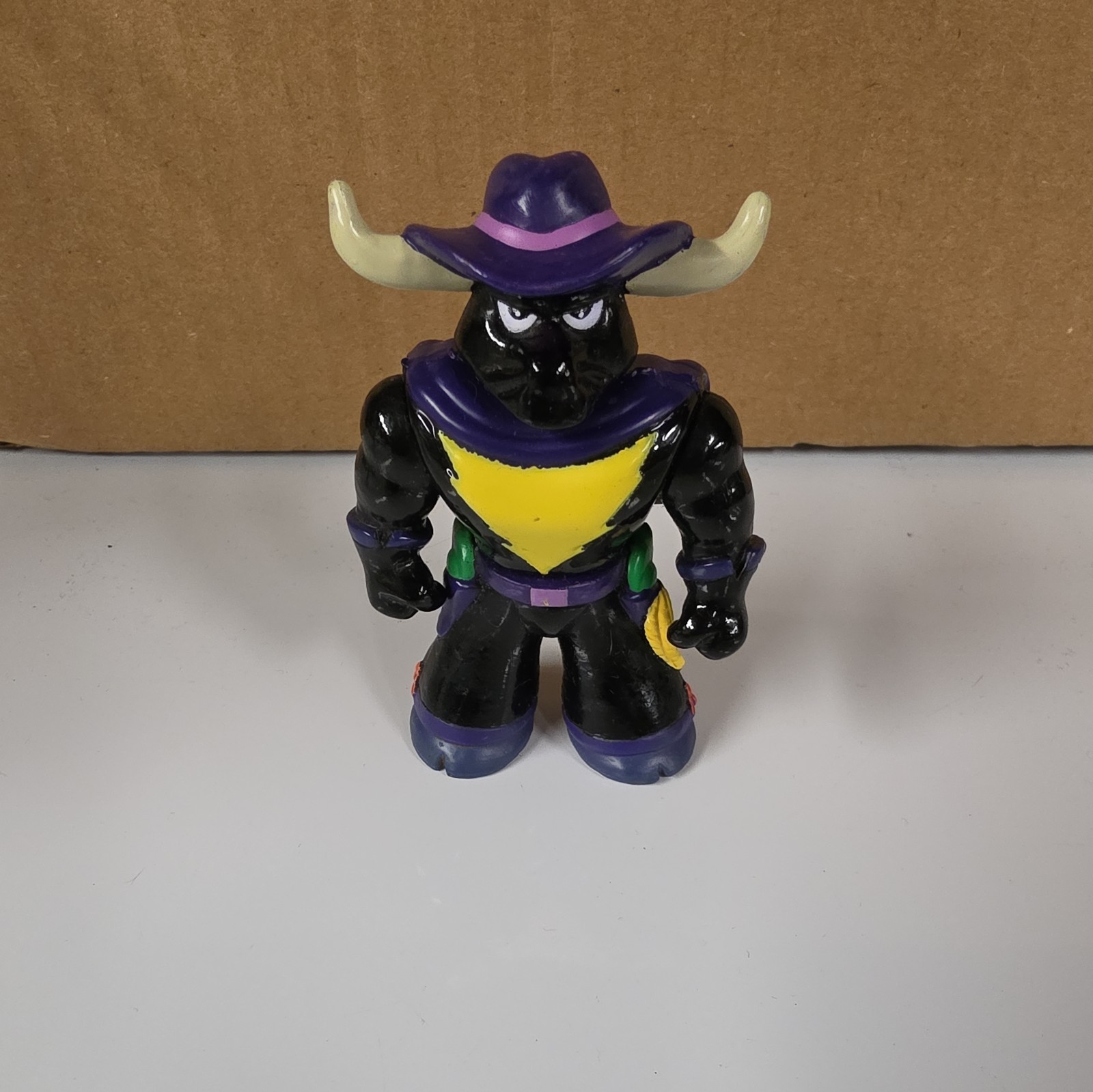 Wild West C.O.W.-Boys of Moo Mesa “The Masked Bull” Kids Meal Toy