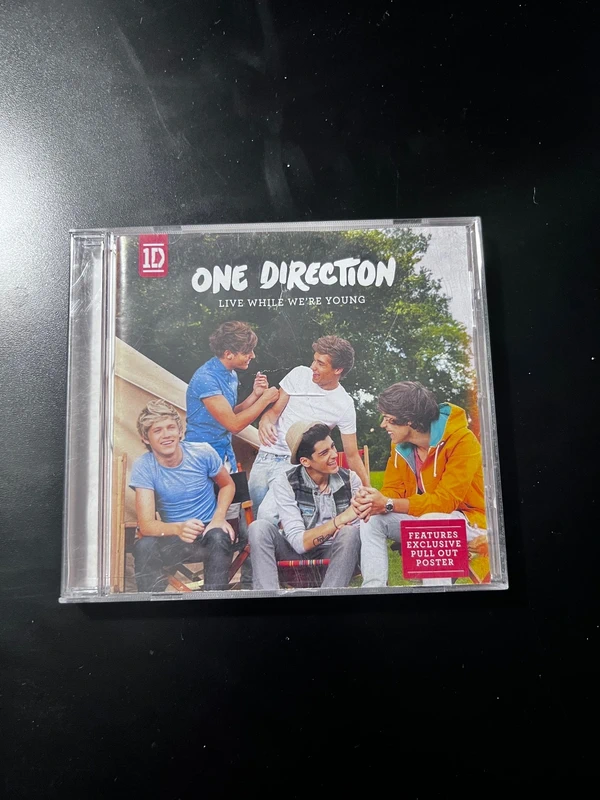 Single Live while we’re young one direction