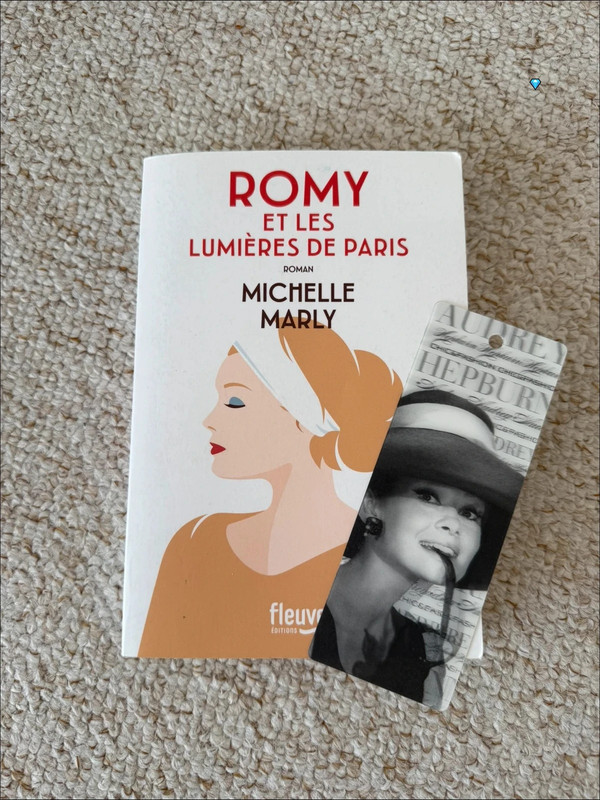 Roman intitulé «  Romy et les lumières de Paris » de Michelle Marly