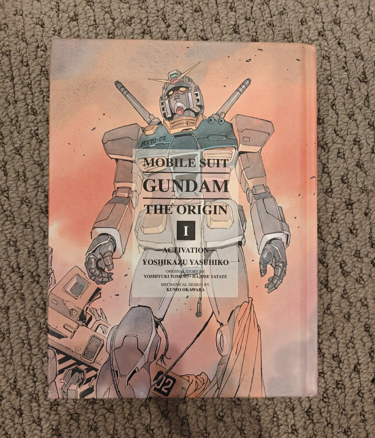 Mobile Suit Gundam: The Origin Vol. 1 graphic novel con copertina rigida - verticale (EN)