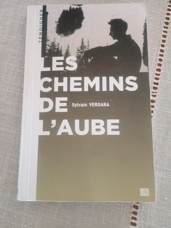 Livre Les chemins de l'aube