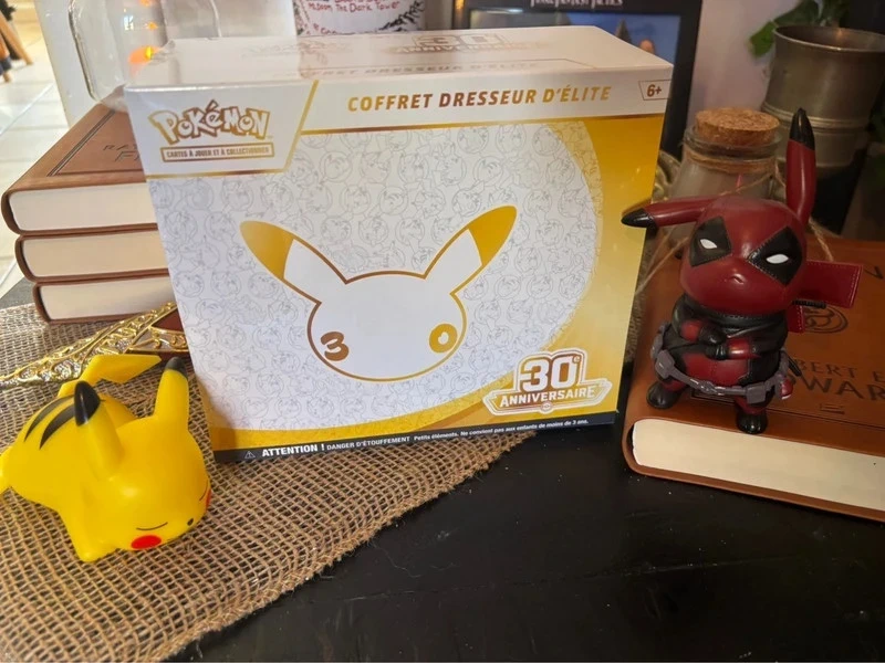 Pokémon – Coffret Dresseur d’Élite 30e Anniversaire – ETB Collector – Neuf