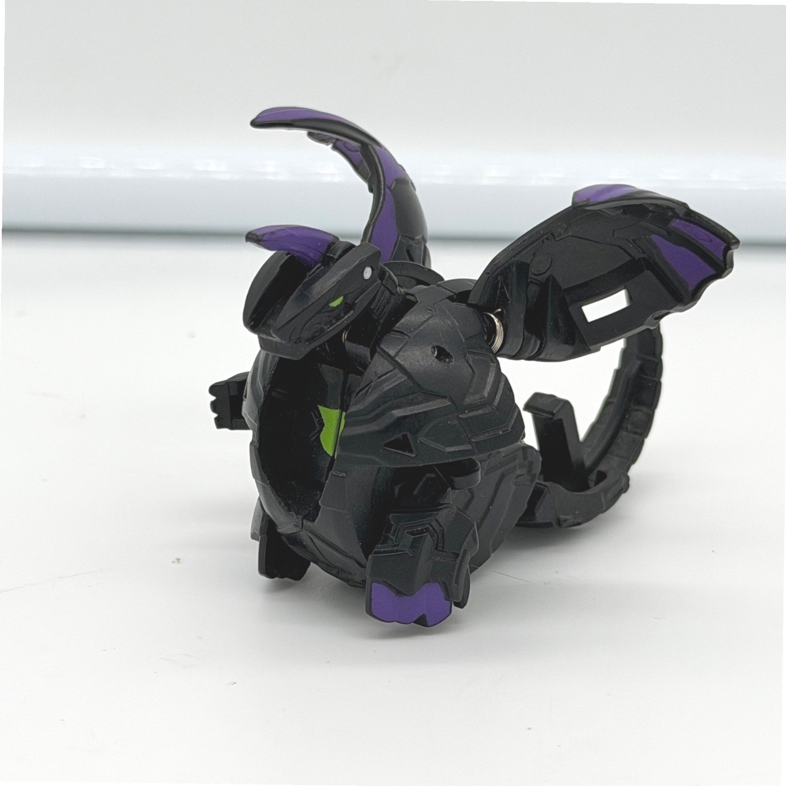 Bakugan Battle Brawlers Planet Black Darkus Dragonoid B400 Rare HTF Collectible