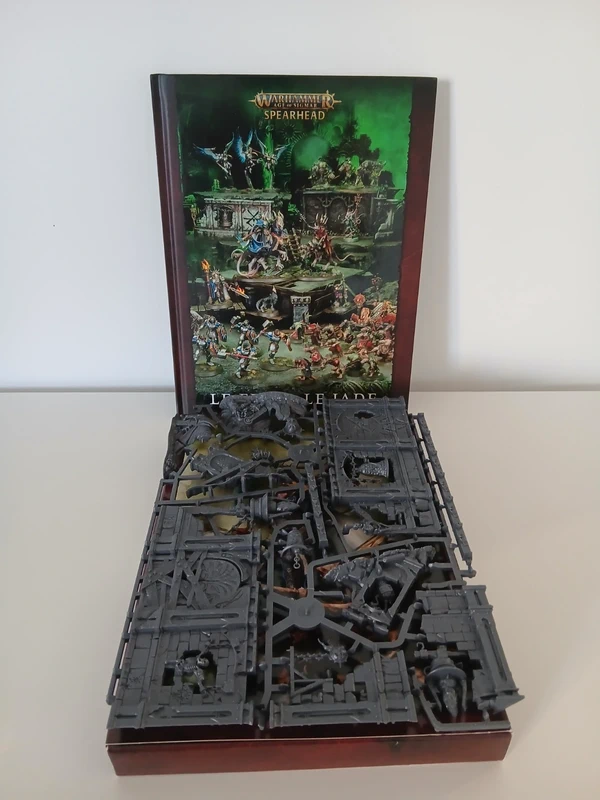 Pack Spearhead Skaventide – Feu et Jade, plateau, décors et cartes – Warhammer AoS