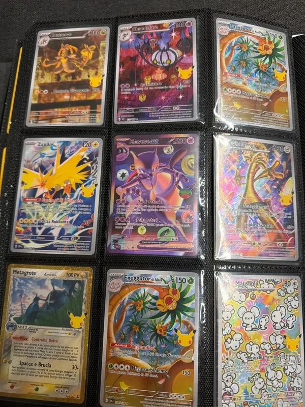 Pokemon 30th anniversario lotto rare e ultra rare + regalo Pikachu