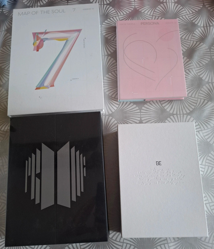 Lot albums BTS et magazines