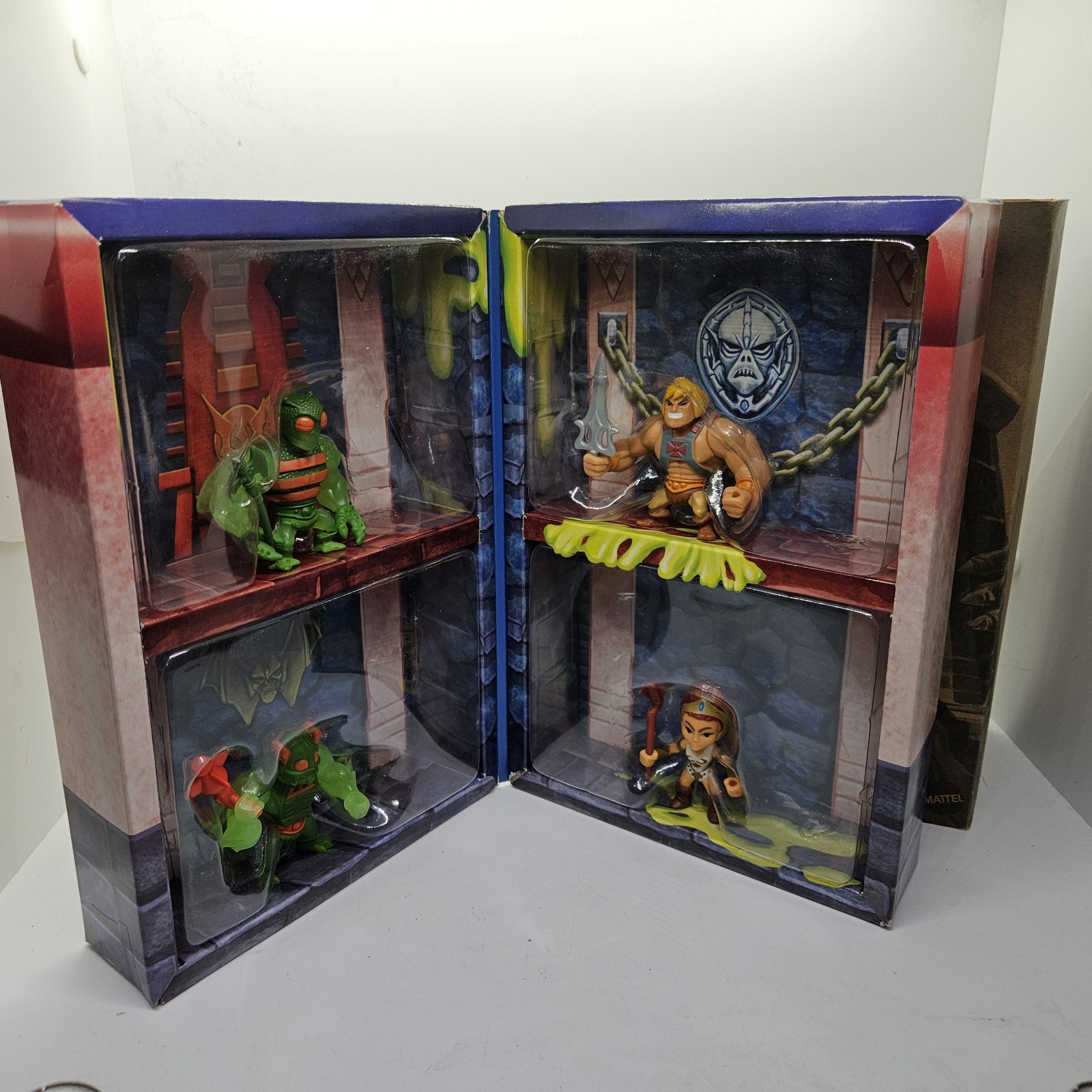 Masters of the Universe Eternia Minis serie 4 figurine in scatola lui uomo