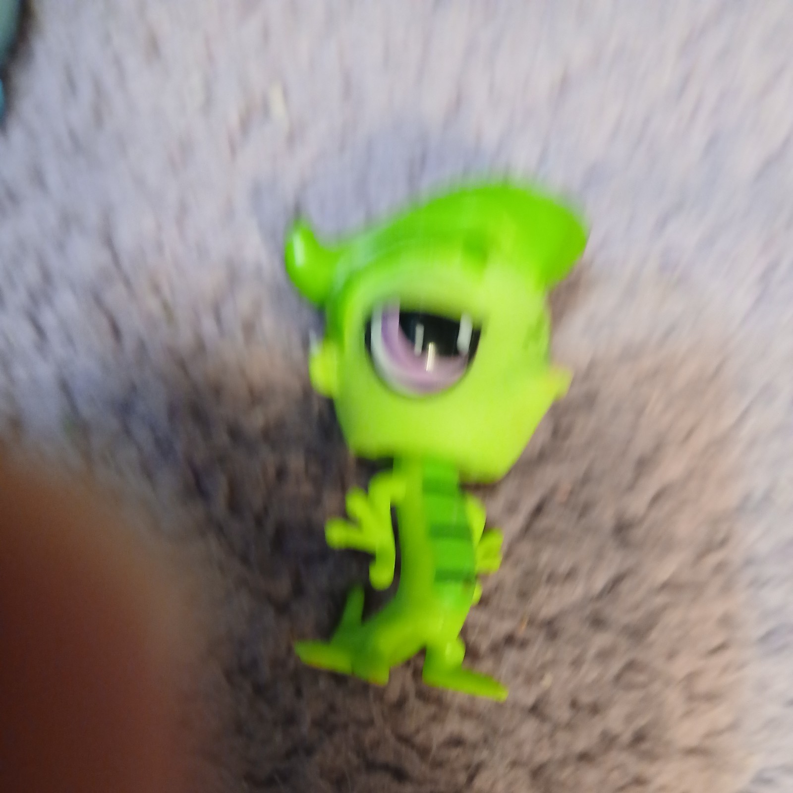 Littlest Pet Shop LPS Vinnie Terrio Green Lizard Gecko Figure Hasbro authentic
