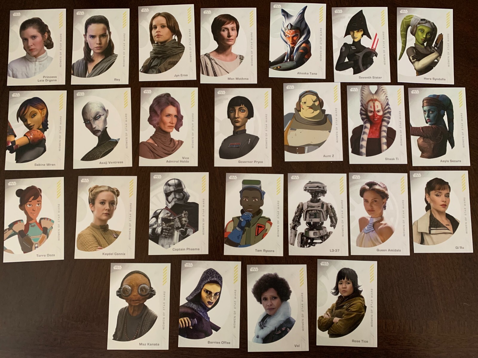 STAR WARS 2019 TOPPS ON-DEMAND WOMEN OF STAR WARS LIMITATO A 700 SET