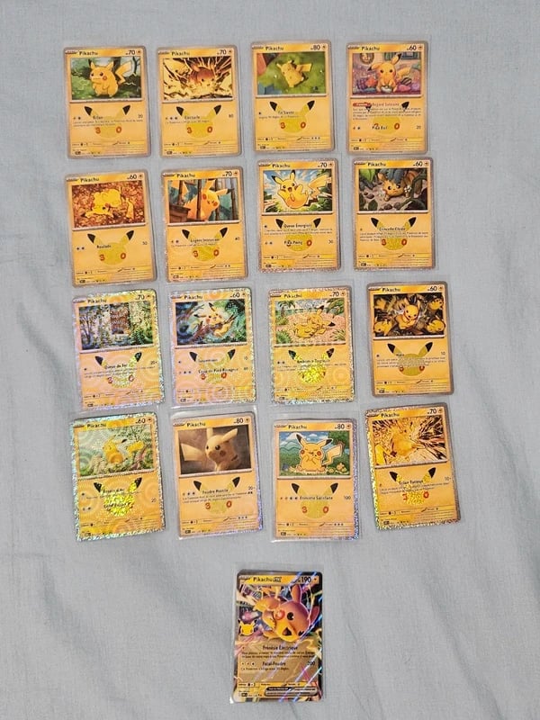Lot cartes Pikachu Pokémon 30 ans