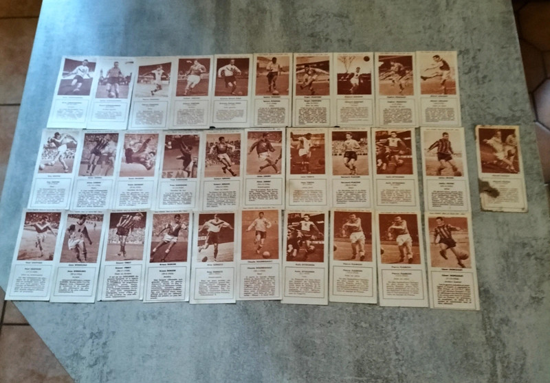 Collection de cartes anciennes de football ni