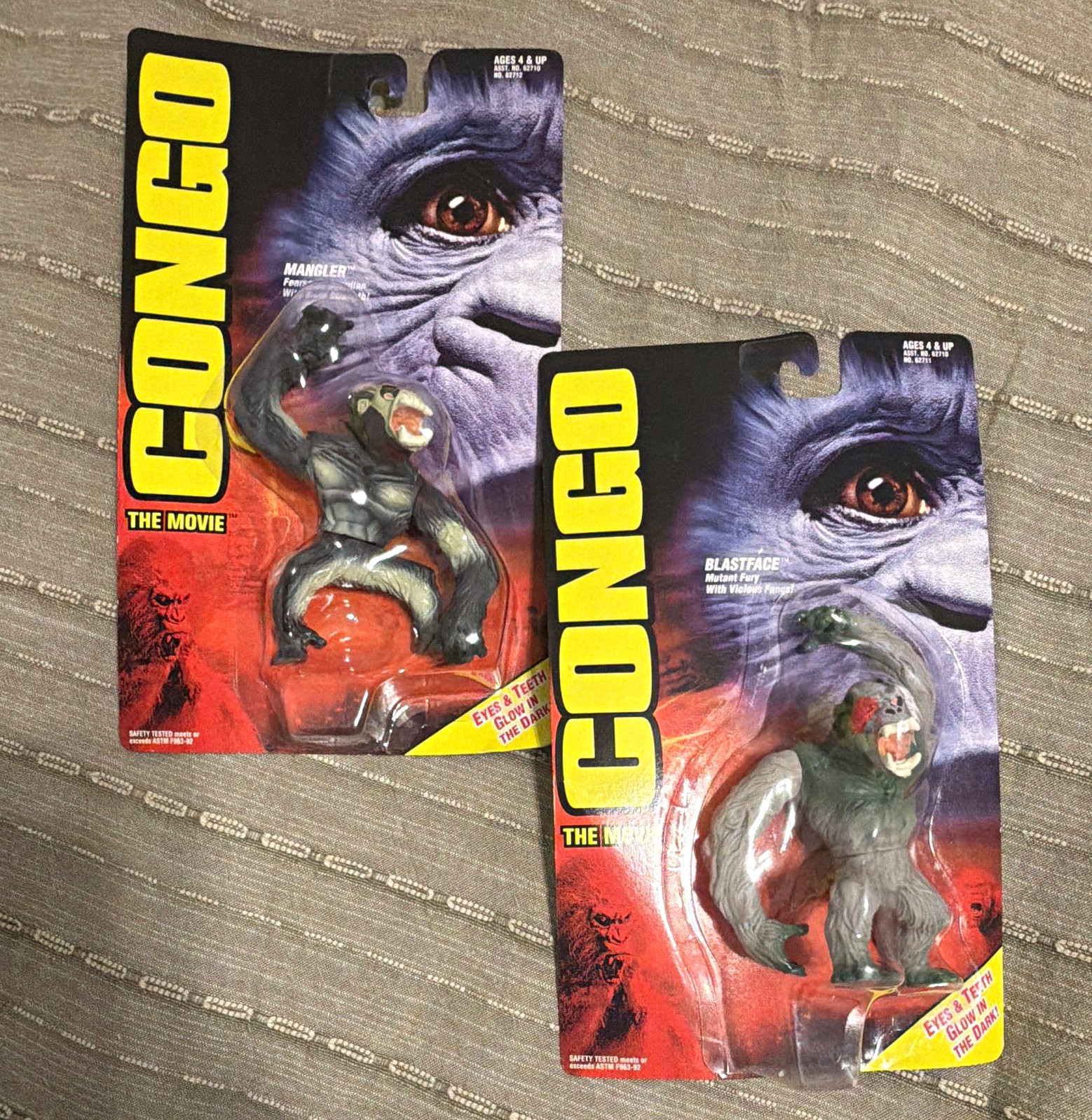 Kenner Congo: The Movie Mangler & Blastface Gorilla set di 2 personaggi Glow Dark