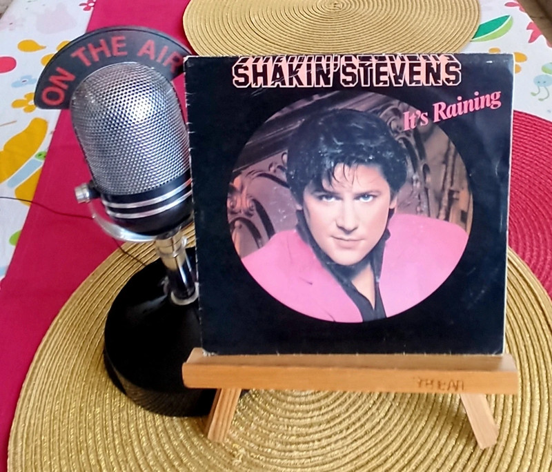 Disque 45 tours - Shakin' Stevens / It's raining