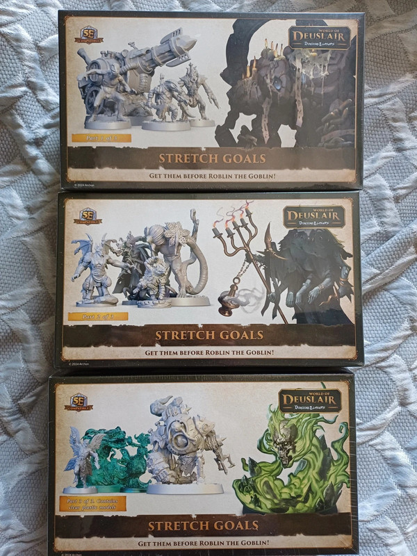 D&D KS 50+ miniature set World of Deuslair - Stretch goals box
