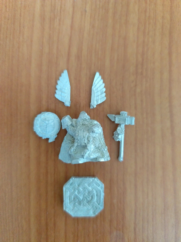 Warhammer-dwarf Lord on oath stone