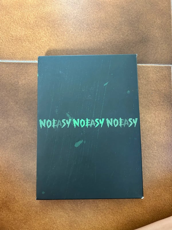 album "NOEASY" degli Stray Kids (versione standard).