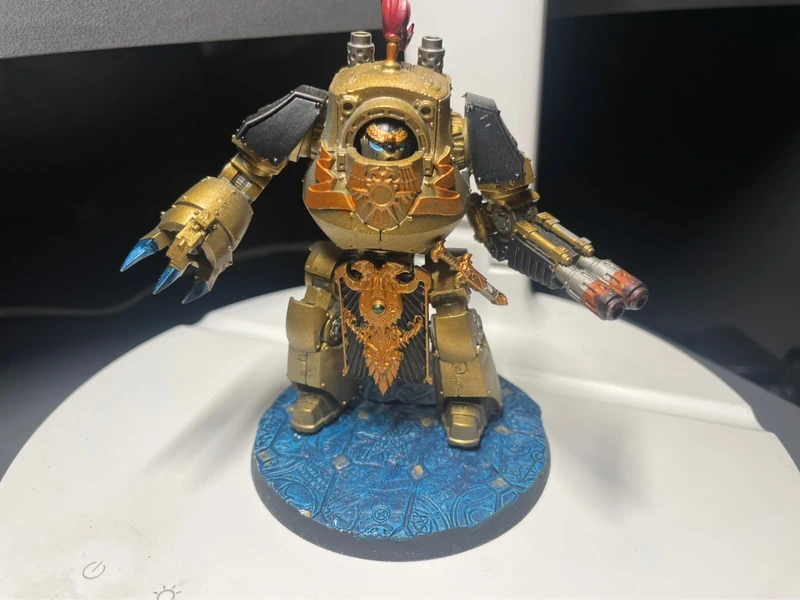 Dreadnought Contemptor Custodes
