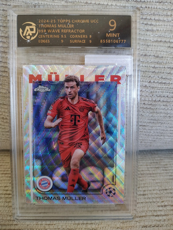 Thomas Müller. Bayern de Munich. Topps Chrome. Graded 9 RPA