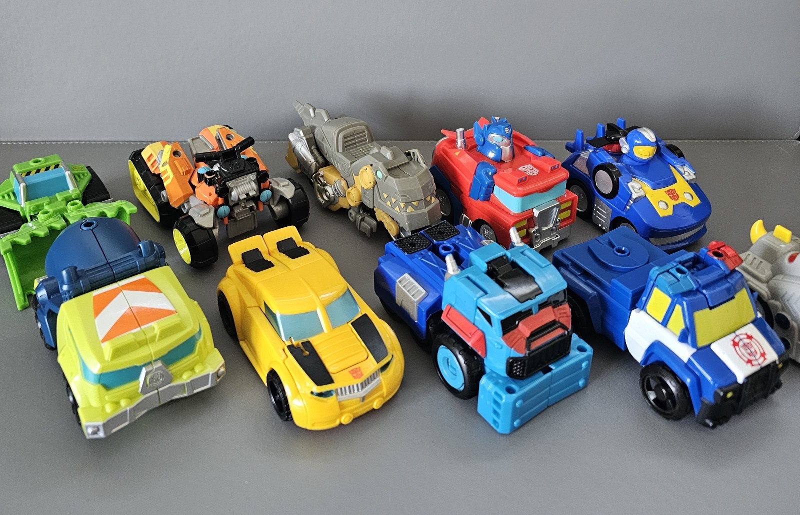 PLAYSKOOL HEROES TRANSFORMERS ROBOT DI SALVATAGGIO BUNDLE & PULL BACK AUTO 