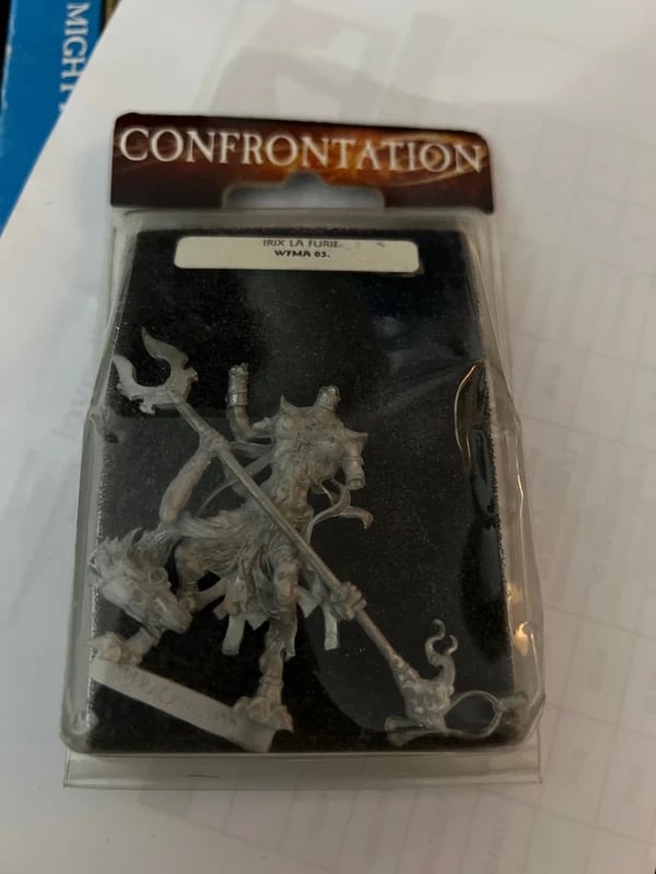 Figurine d’Irix la furie Rackham