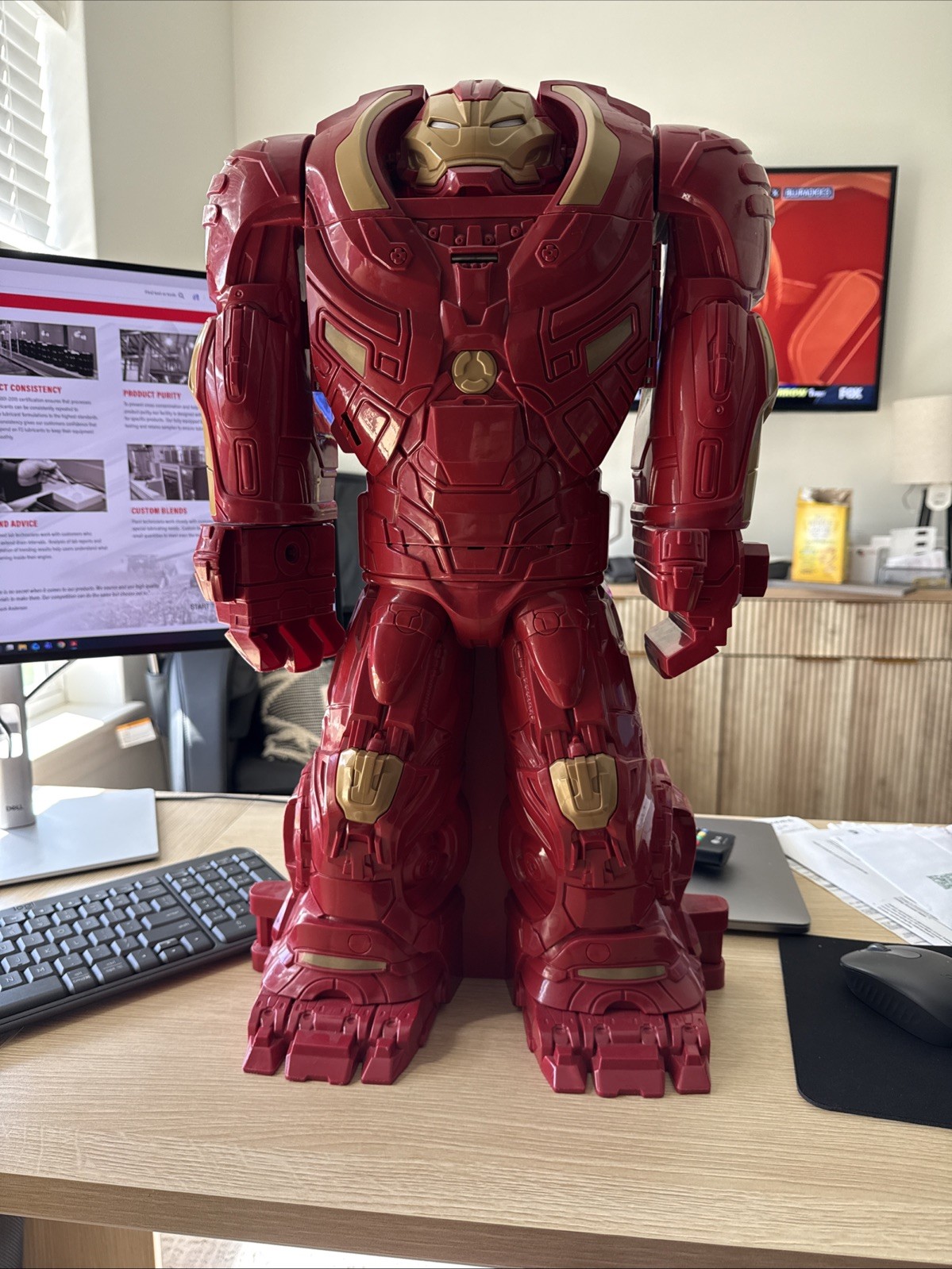 Marvel Avengers Iron Man Hulkbuster Playset, Eroi dei fumetti in plastica rossa 