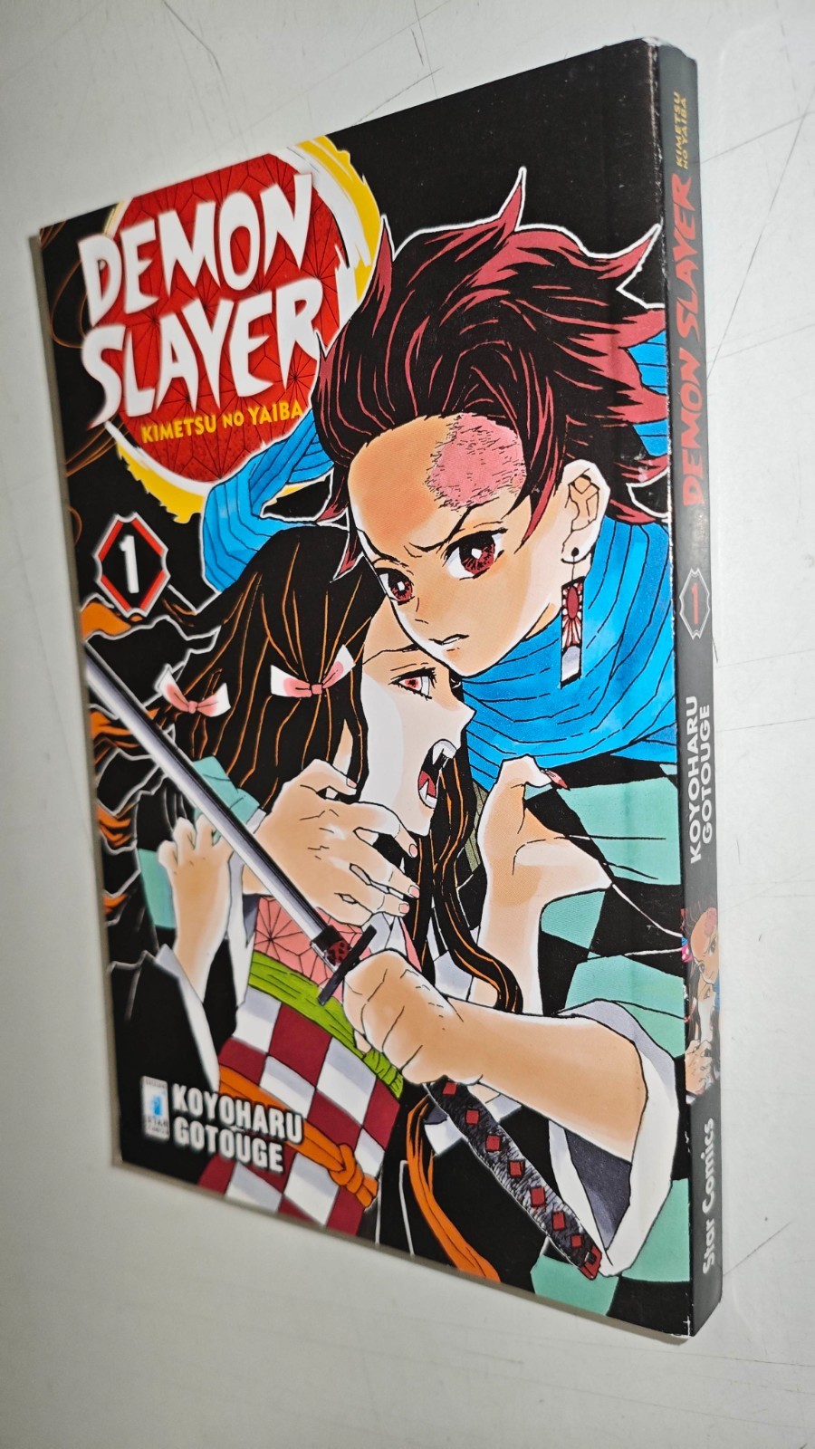 DEMON SLAYER-KIMETSU NO YAIBA #  1 - Koyoharu Gotouge - STAR COMICS - MNX2