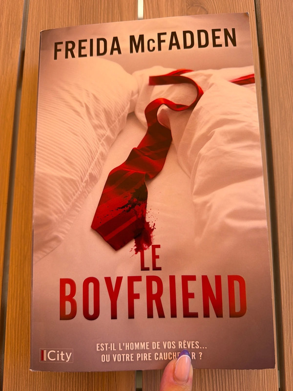 Le boyfriend broché de Freida Mc Fadden