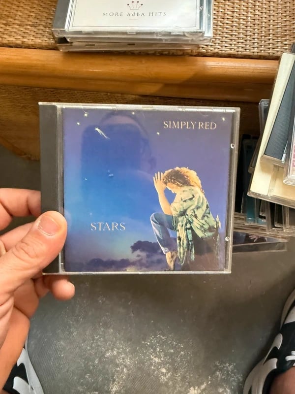 Cd simply red
