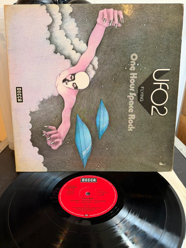 LP UFO - Ufo 2 - Flying - One Hour Space Rock
