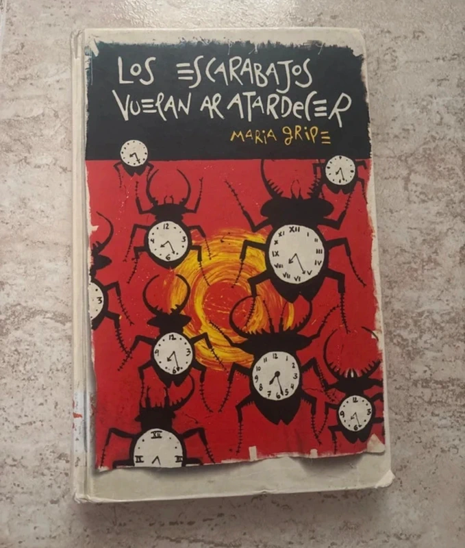 Los escarabajos vuelan al atardecer - María gripe