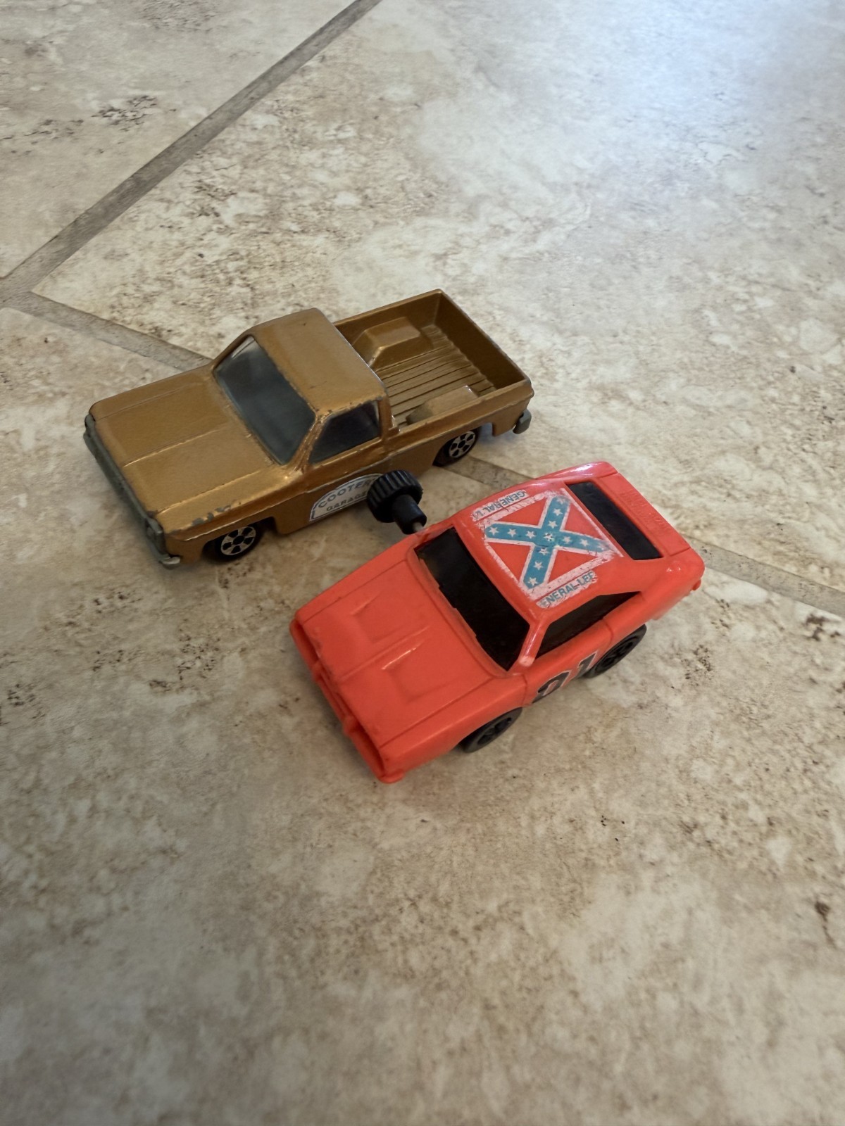 Giocattolo vintage Dukes of Hazard General Lee avvolgibile più camion Ertl