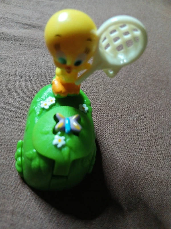 Titty,kinder sorpresa maxi,2010