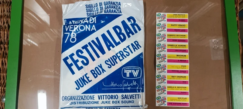 Busta 10 45" Festivalbar arena di Verona del 1978 Con 10 dischi e 10 Cartellini Juke Box Nuova