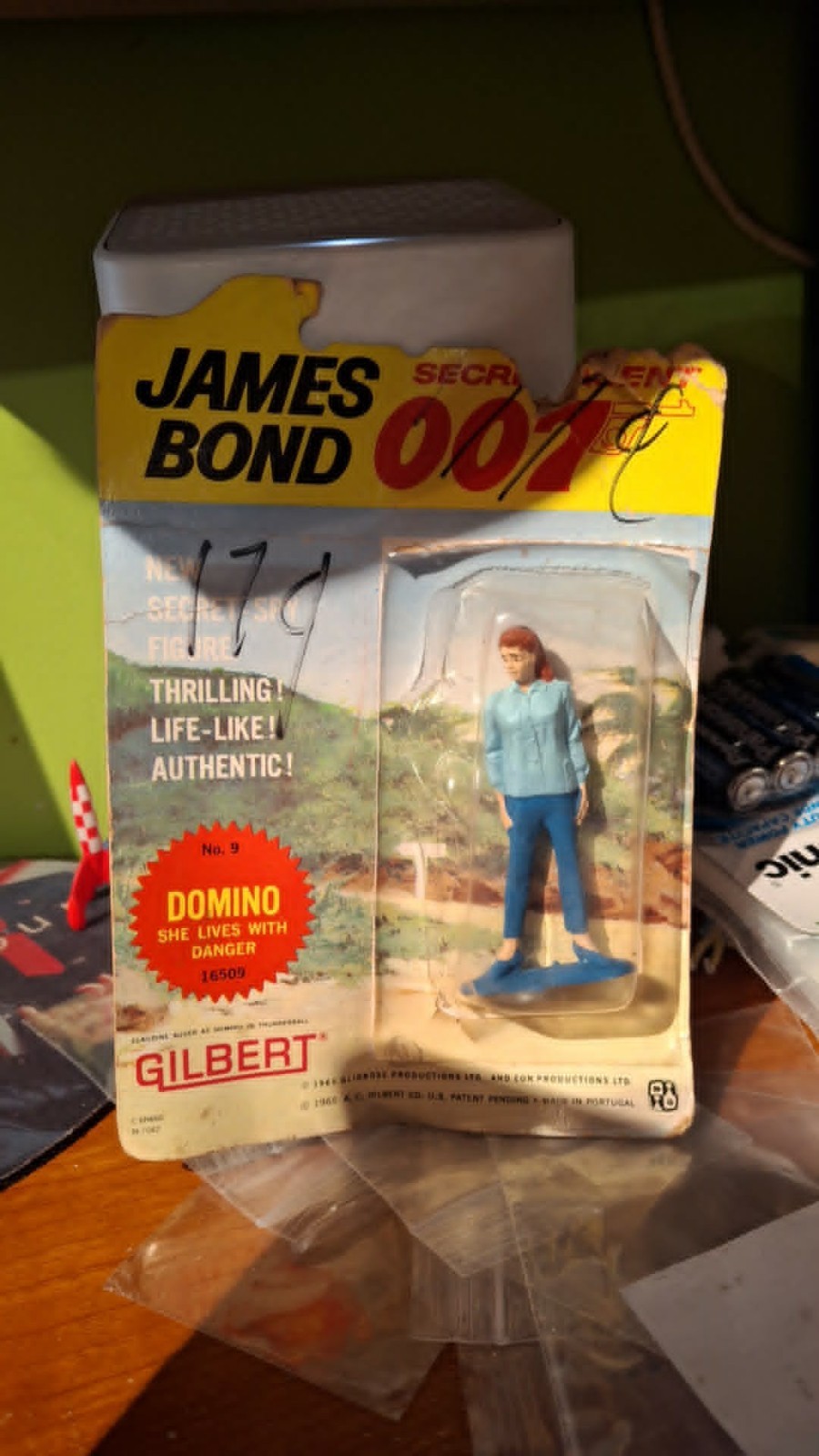 Vintage James Bond 007 Action Figure Domino She Lives With Danger 1965 Gilbert