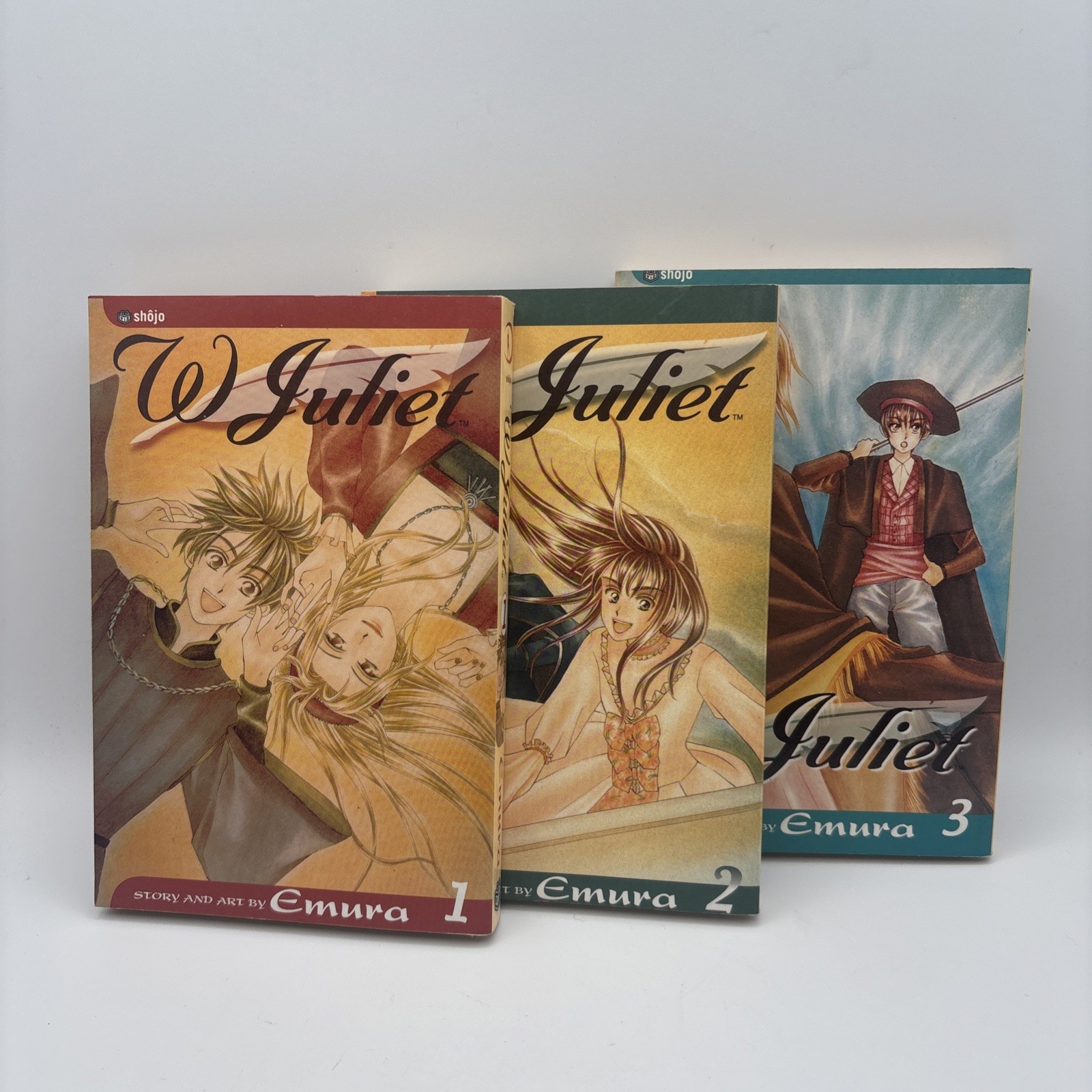 W Juliet Manga Books di Emura Vol. 1, con eShojo Viz graphic novel inglese