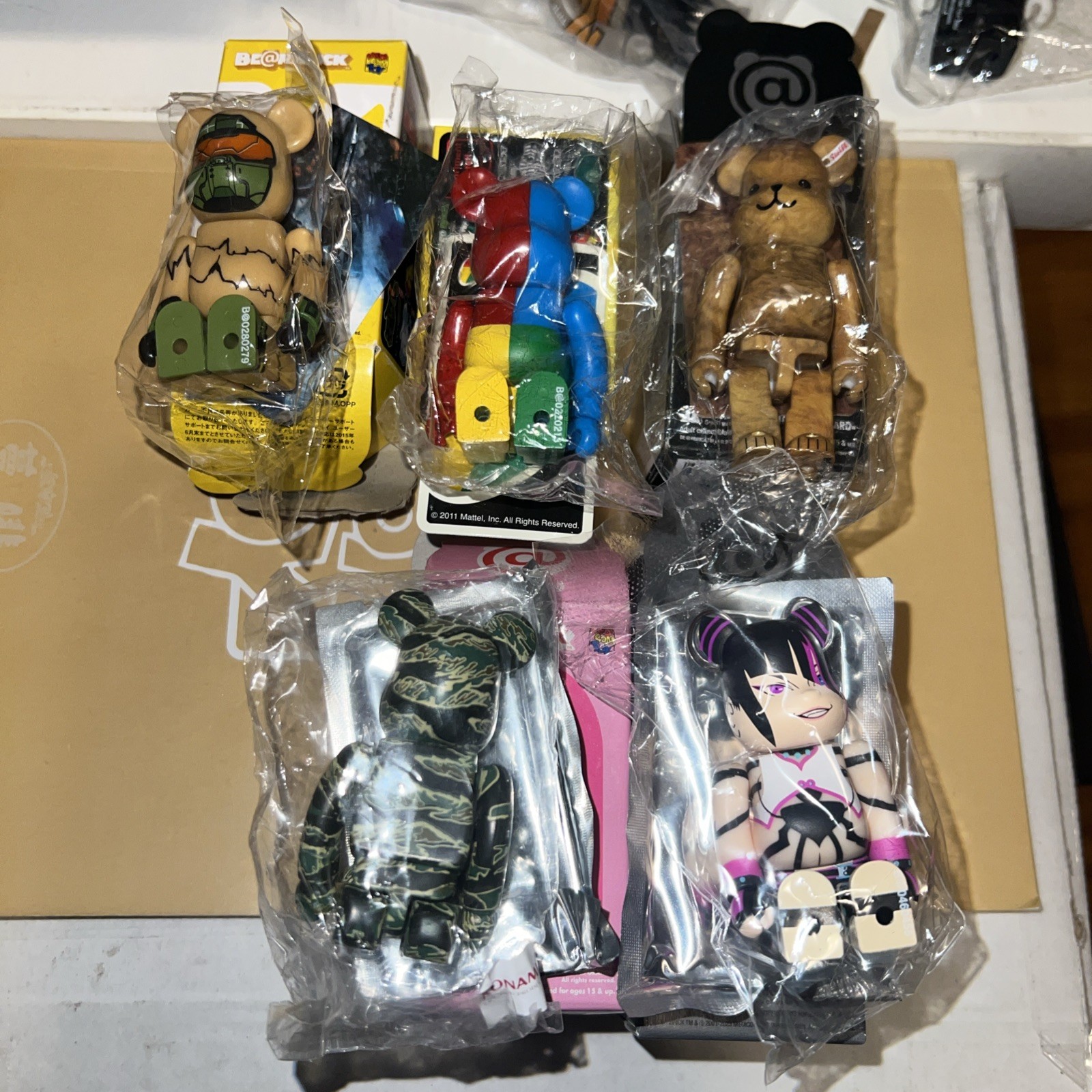 bearbrick serie 22, 28, 9, 46, 48 confezione da 5 pezzi kit completo ��