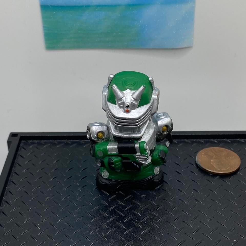 Bandai Kamen Rider Zolda SD Finger Puppet Sofubi Figura Ryuki Verde Vintage